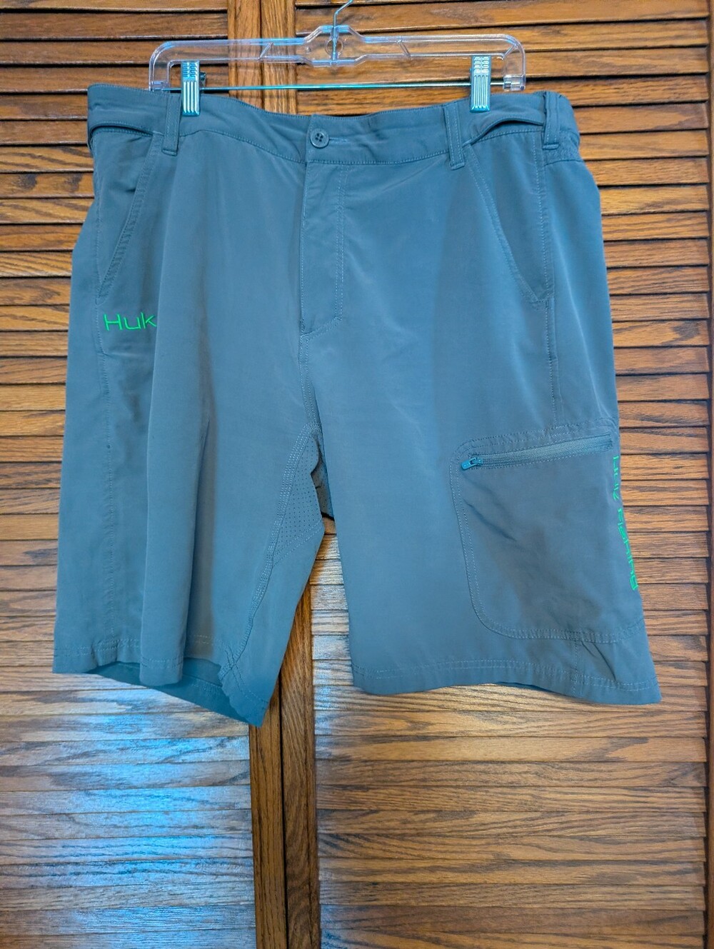 Huk Fishing Men's Gray Shorts Size 38